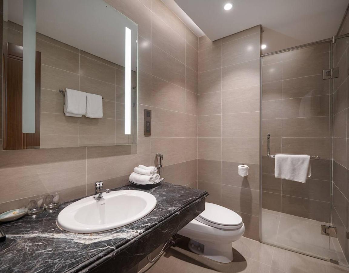 Luxury Apartment - Rooftop Swimming Pool - Beach Front - Hinata Apartment Da Nang Esterno foto