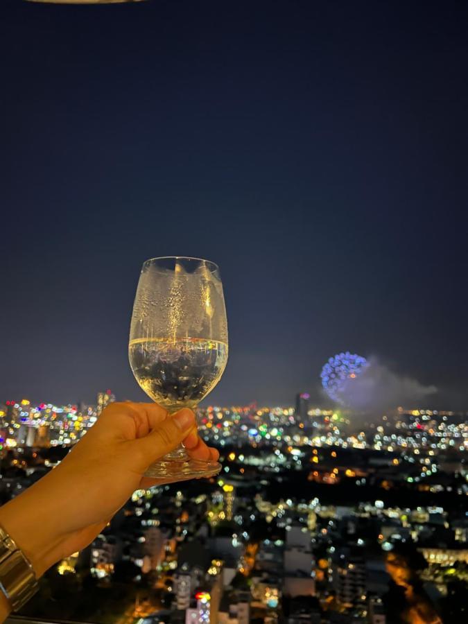 Luxury Apartment - Rooftop Swimming Pool - Beach Front - Hinata Apartment Da Nang Esterno foto