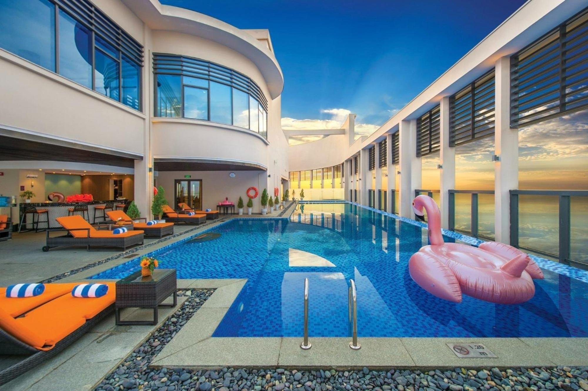 Luxury Apartment - Rooftop Swimming Pool - Beach Front - Hinata Apartment Da Nang Esterno foto