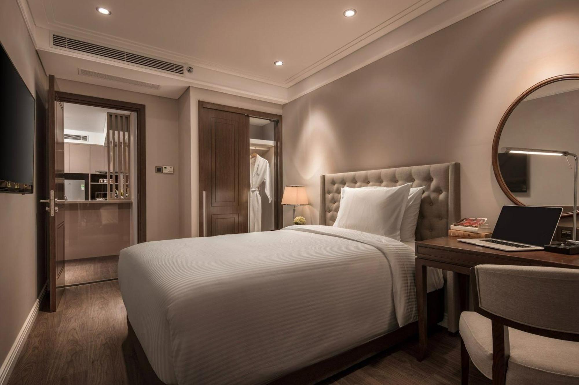 Luxury Apartment - Rooftop Swimming Pool - Beach Front - Hinata Apartment Da Nang Esterno foto