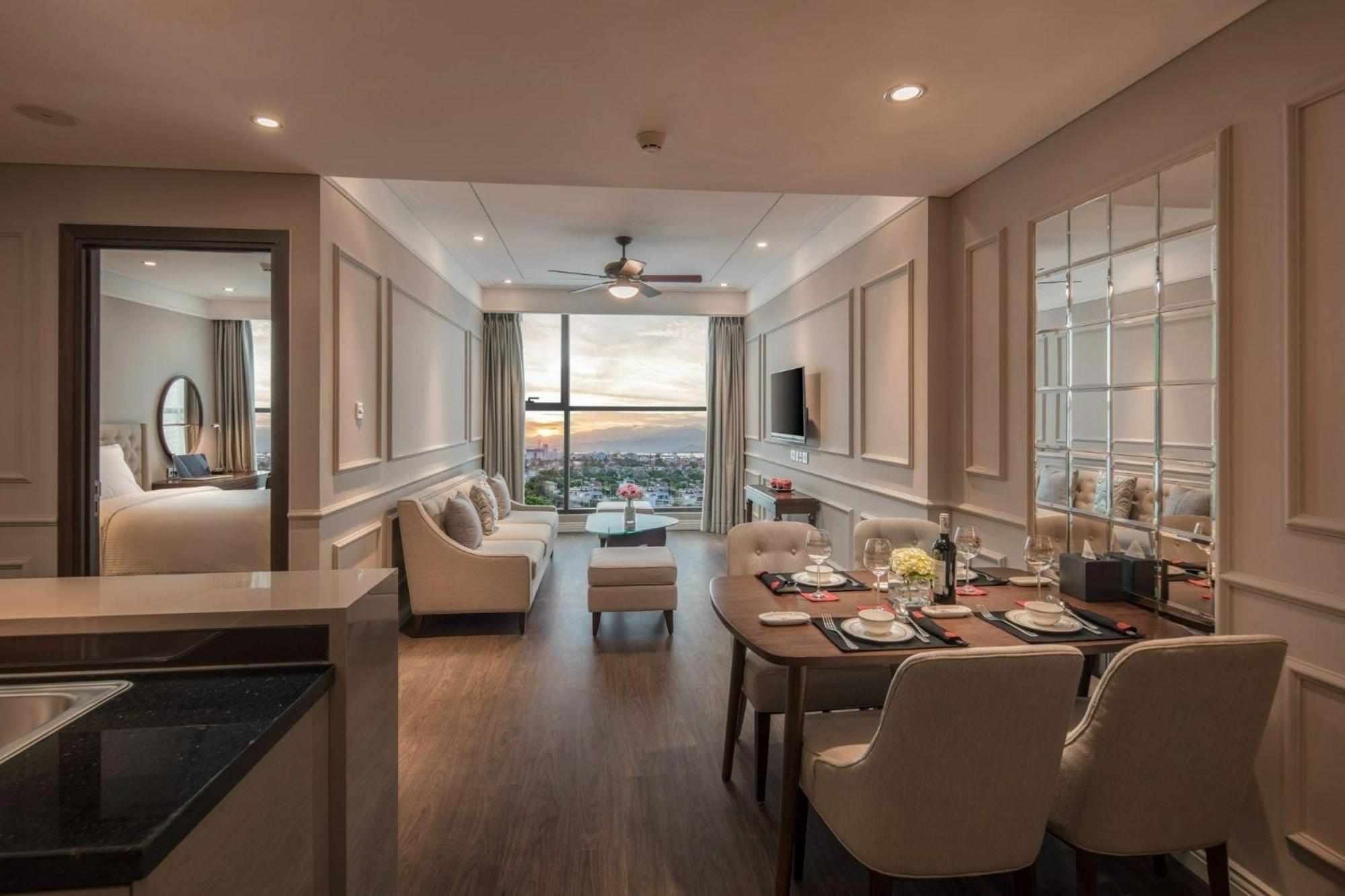 Luxury Apartment - Rooftop Swimming Pool - Beach Front - Hinata Apartment Da Nang Esterno foto