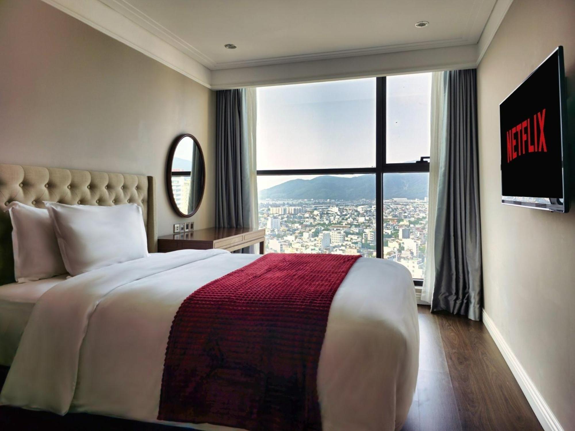 Luxury Apartment - Rooftop Swimming Pool - Beach Front - Hinata Apartment Da Nang Esterno foto
