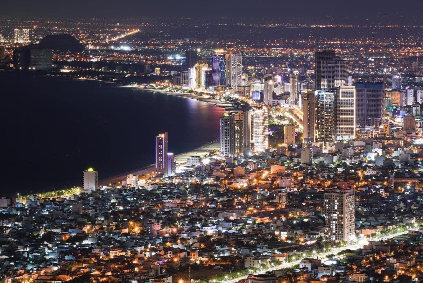 Luxury Apartment - Rooftop Swimming Pool - Beach Front - Hinata Apartment Da Nang Esterno foto