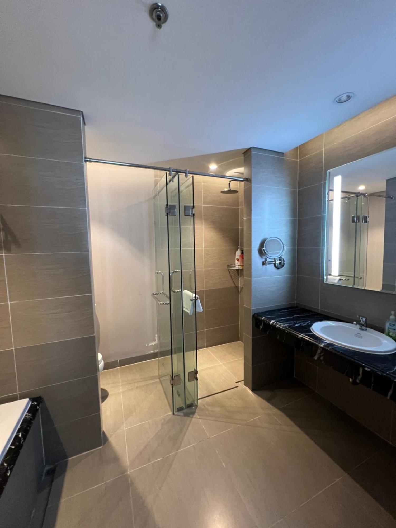 Luxury Apartment - Rooftop Swimming Pool - Beach Front - Hinata Apartment Da Nang Esterno foto